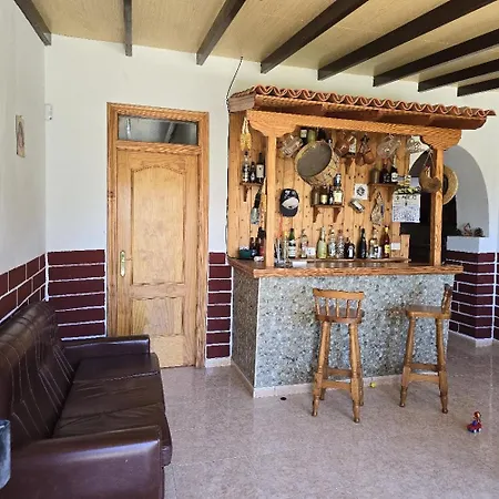 3br Rustic House - Seaviews & Minibar