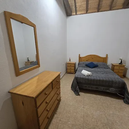 Feriehus 3br Rustic House - Seaviews & Minibar