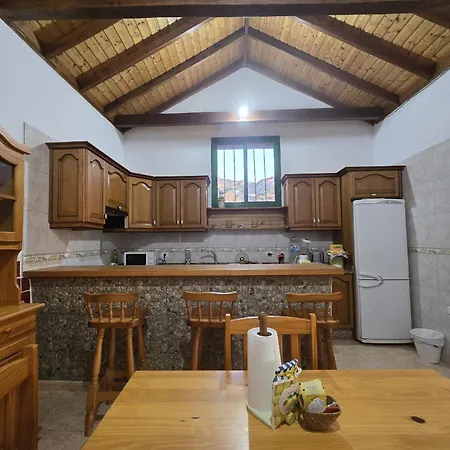 3br Rustic House - Seaviews & Minibar Feriehus *